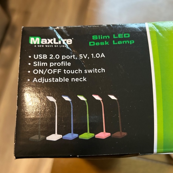 MaxLite Desk LAMP LED 4W Slim 3000K, USB Port, White Finish - Picture 5 of 6